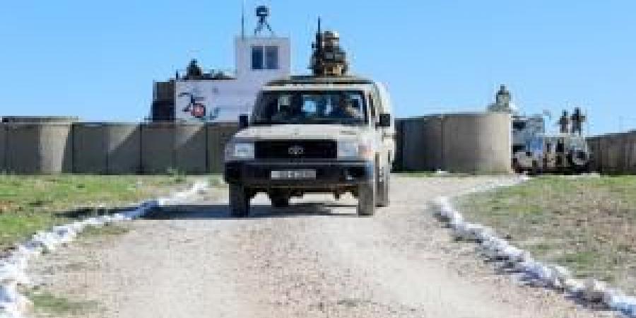 الجيش: القبض على 4 أشخاص حاولوا التسلل عبر الحدود الشمالية - بوابة الكويت